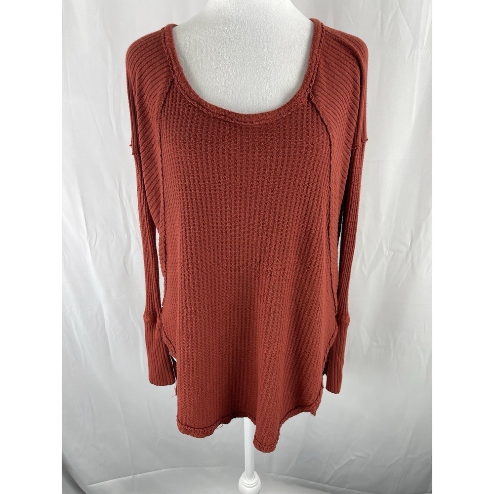 Free People Ventura Thermal Top in a Orange red waffle knit high-low hem Medium
